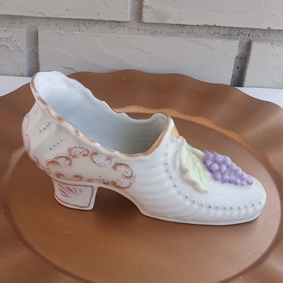 Vintage - Victorian Style Shoe Porcelain with Grape Cluster - Picture 7 of 13